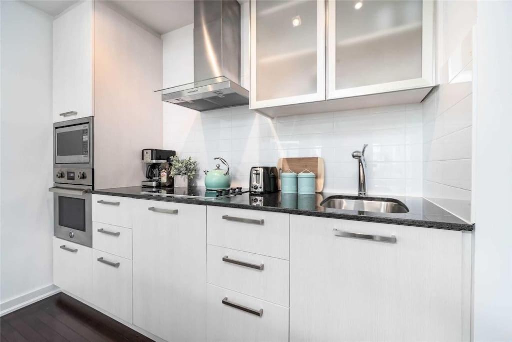 New Superior Lakeview Luxury Top Floor 3-Bedroom Suite On 48Th Floor Toronto Exteriör bild