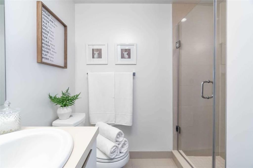 New Superior Lakeview Luxury Top Floor 3-Bedroom Suite On 48Th Floor Toronto Exteriör bild