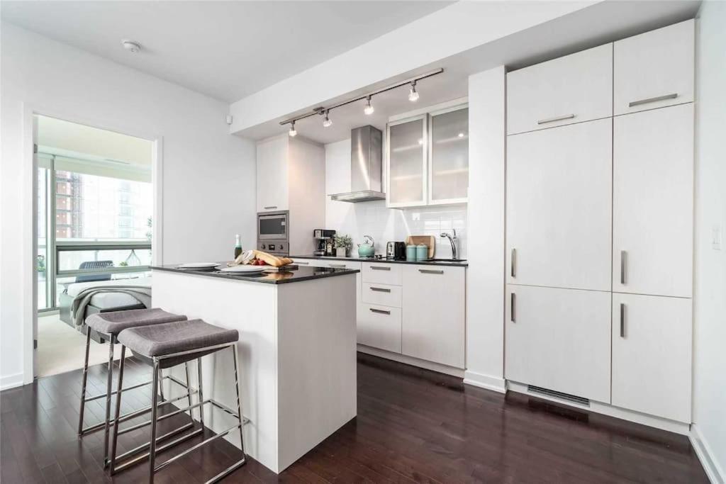 New Superior Lakeview Luxury Top Floor 3-Bedroom Suite On 48Th Floor Toronto Exteriör bild