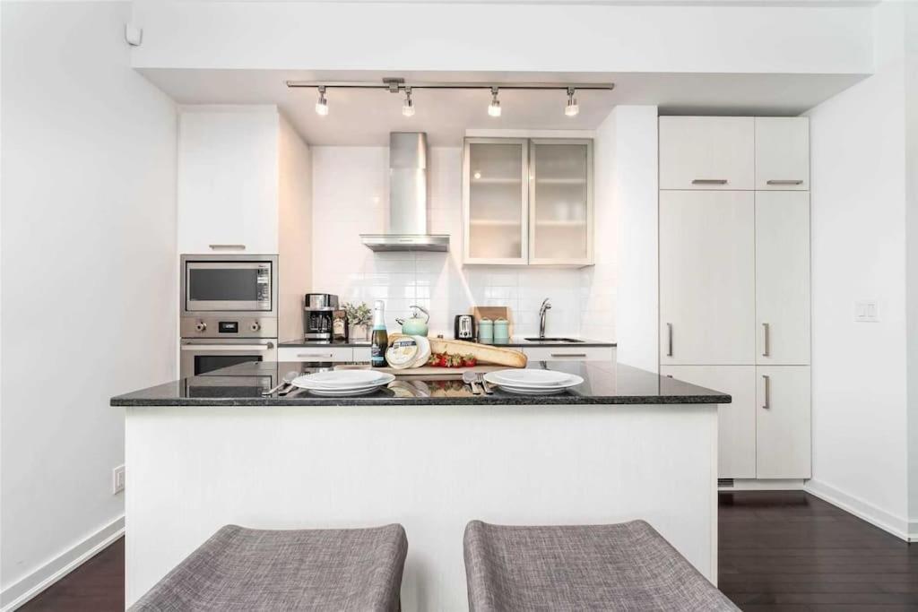 New Superior Lakeview Luxury Top Floor 3-Bedroom Suite On 48Th Floor Toronto Exteriör bild
