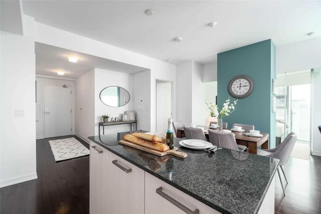 New Superior Lakeview Luxury Top Floor 3-Bedroom Suite On 48Th Floor Toronto Exteriör bild